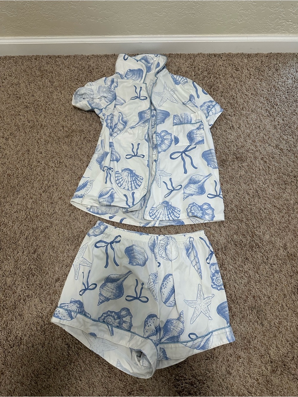 Pajama set - Picture 2 of 2
